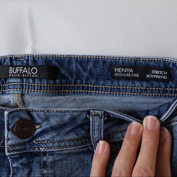 BUFFALO Henya Patched Denim Jeans - Picture 9 of 9
